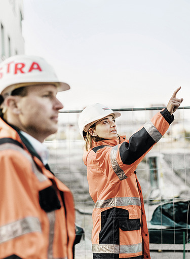 Bild von STRABAG-Bauarbeitern auf einer Baustelle